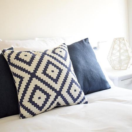 The Bay Beach Apartments ボーンマス エクステリア 写真