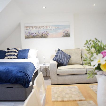 The Bay Beach Apartments ボーンマス エクステリア 写真