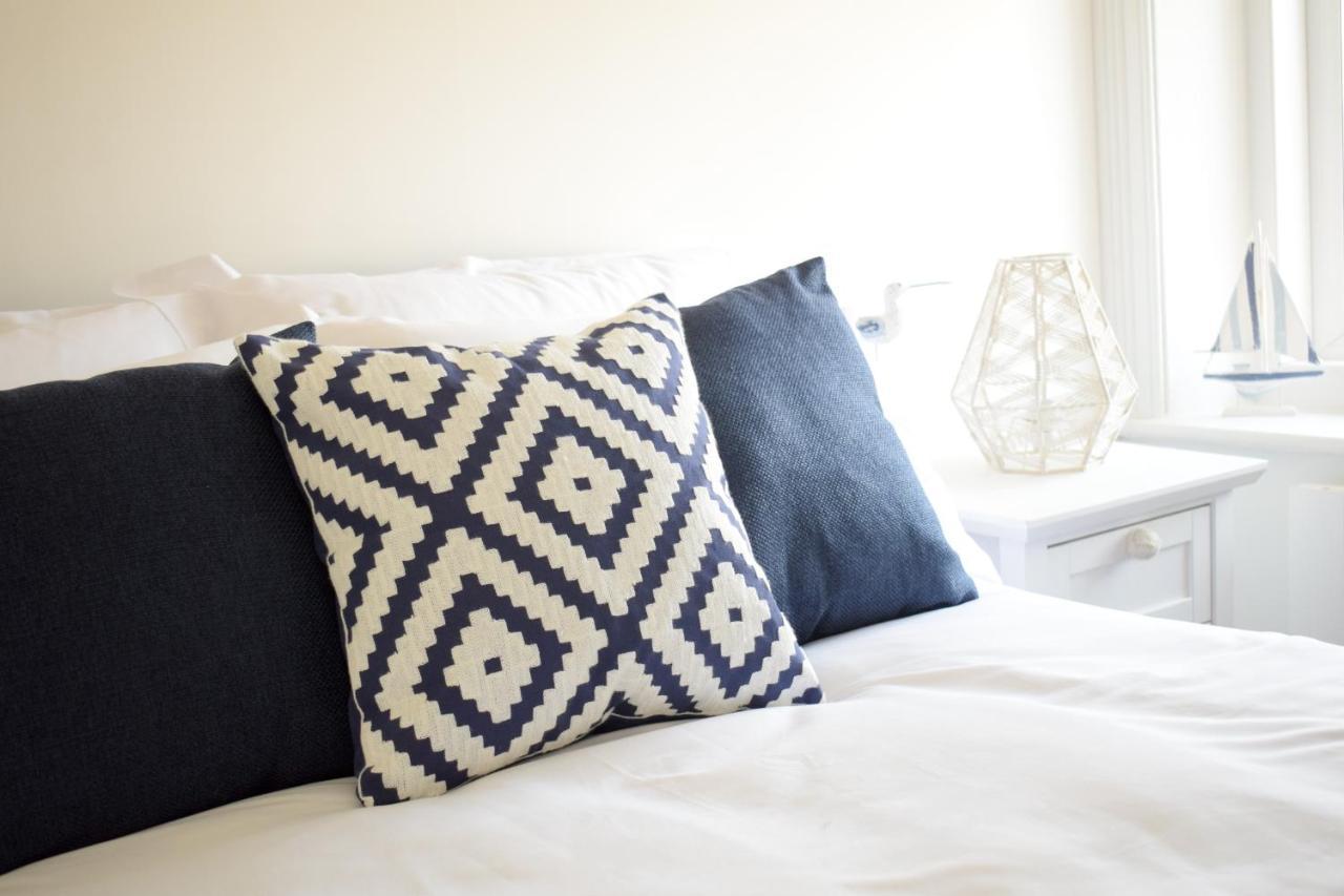 The Bay Beach Apartments ボーンマス エクステリア 写真