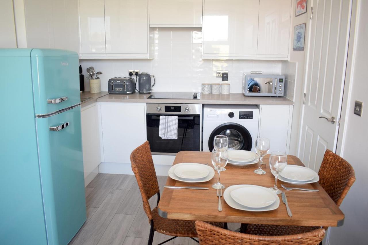 The Bay Beach Apartments ボーンマス エクステリア 写真